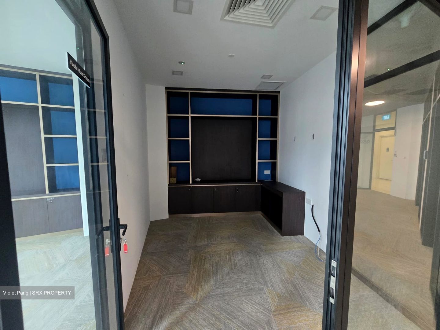 PLUS (D1), Office #570086221